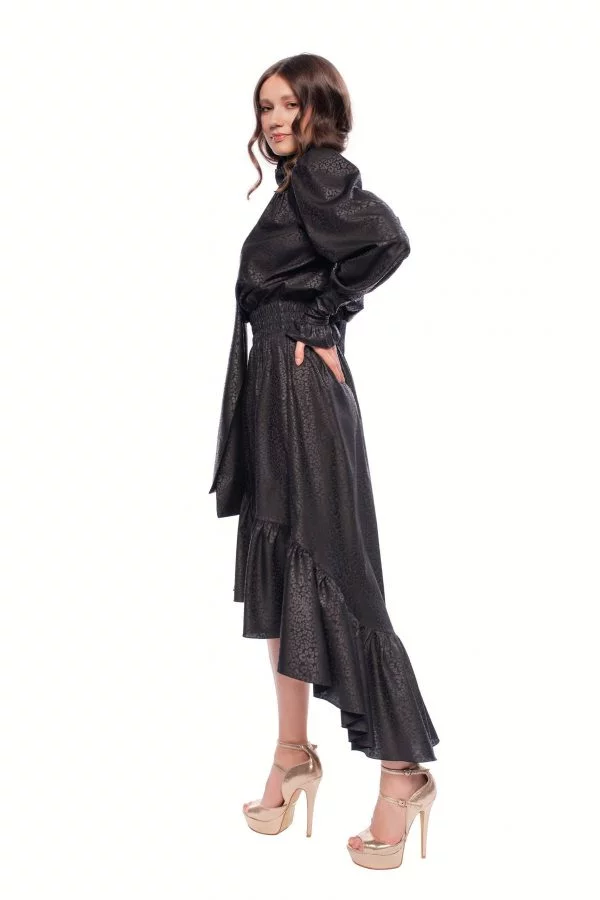 Rochie neagra cu esarfa lata