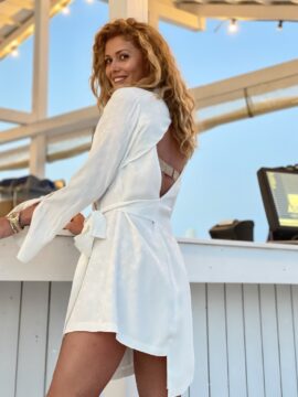 Rochie albă asimetrică tip cămașă